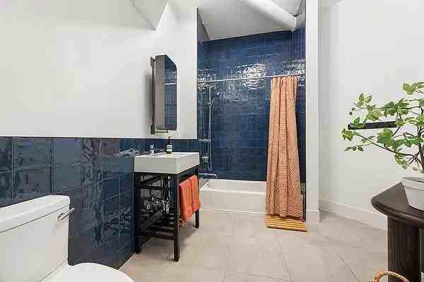 Banker St #2R - Photo 7 of 12