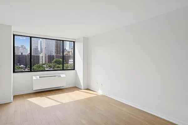 W End Ave #C7F - Photo 2 of 20