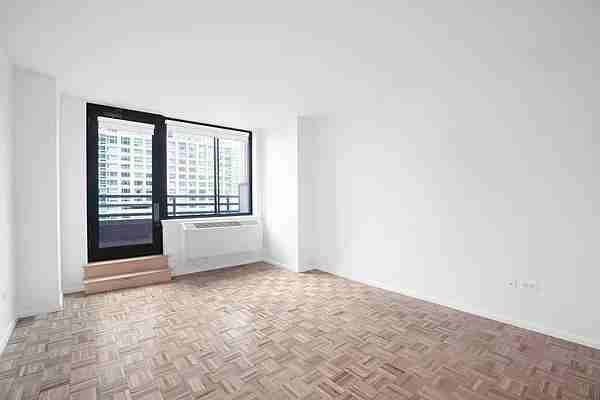 W End Ave #R7F - Photo 2 of 20