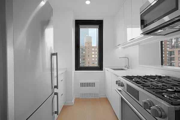 W 60th St #28D - Photo 6 of 20