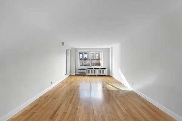 W 89th St #007DE - Photo 2 of 18