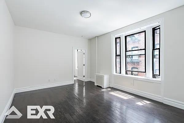 W 111th St #5E - Photo 3 of 20