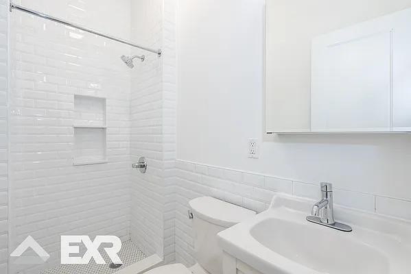 W 111th St #5E - Photo 5 of 20