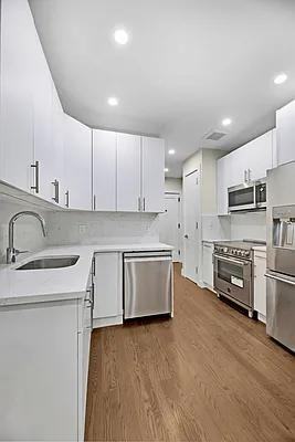 E 70th St #1B - Photo 2 of 20