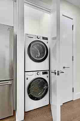 E 70th St #1B - Photo 7 of 20