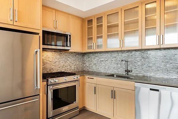 S 5th St #H10 - Photo 2 of 14