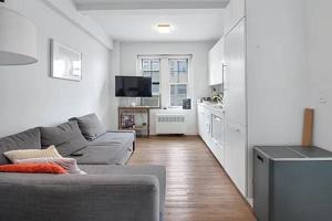 featured image of W 75th St #1302