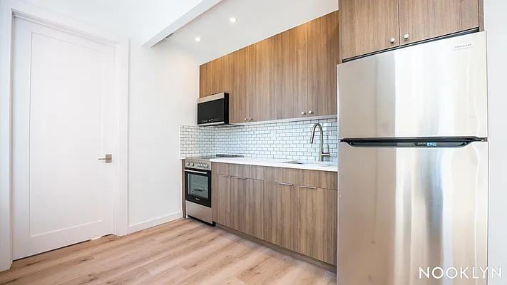 Gold St #5R - Photo 3 of 20