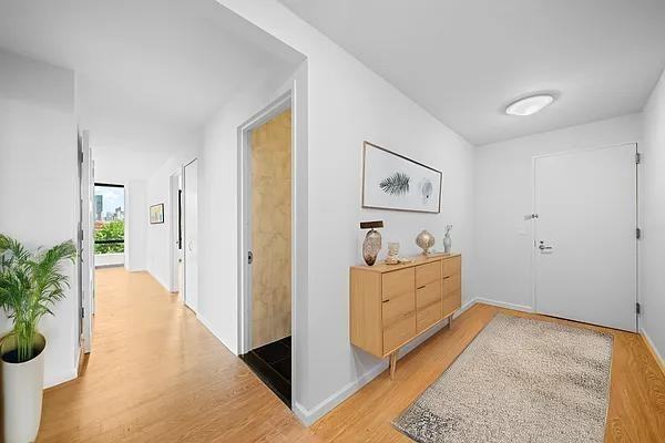 E 61st St #4B - Photo 7 of 17