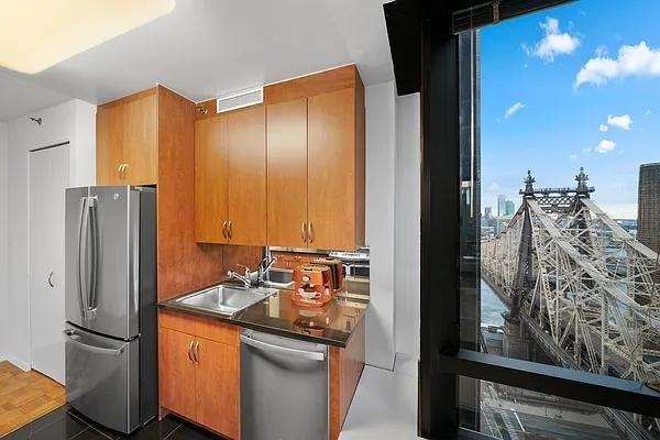 E 61st St #32F - Photo 7 of 20