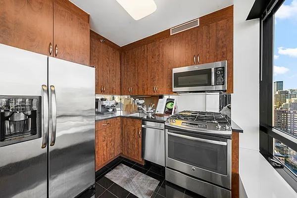 E 61st St #30A - Photo 3 of 15