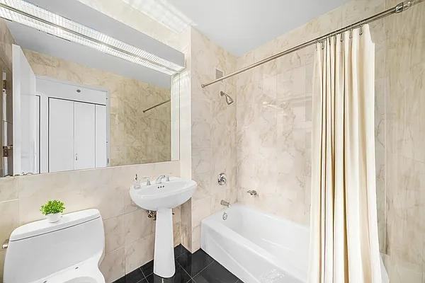 E 61st St #30A - Photo 4 of 15