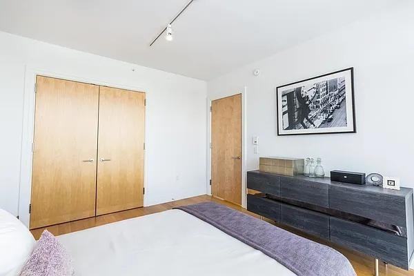 Water St #1406 - Photo 6 of 19