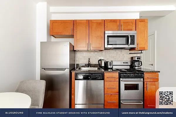 W 73rd St #1304 - Photo 6 of 20