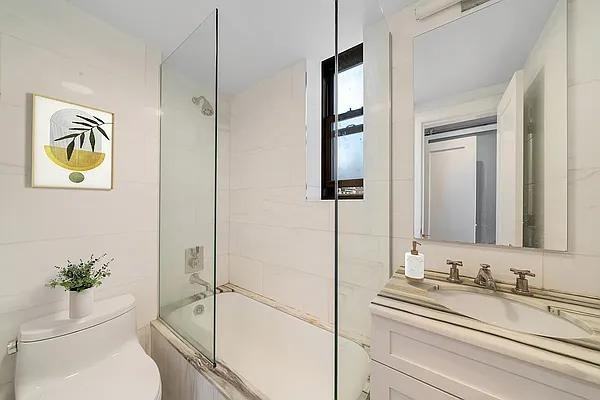 W 73rd St #921 - Photo 3 of 6