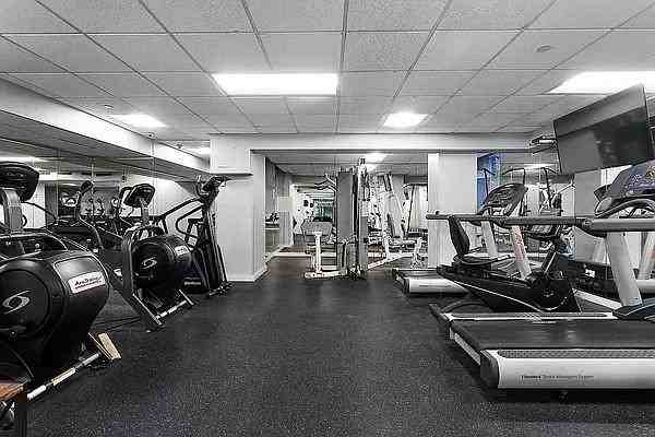 W 73rd St #921 - Photo 6 of 6