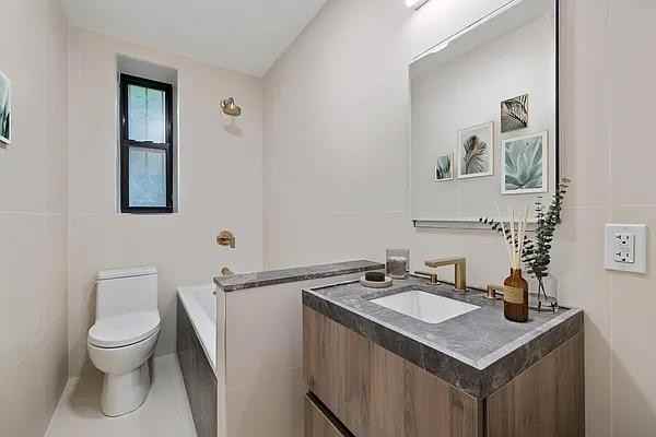 E 76th St #1J - Photo 4 of 17