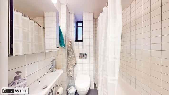 E 73rd St #3C - Photo 5 of 11