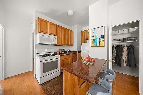 W 101st St #1B - Photo 2 of 20