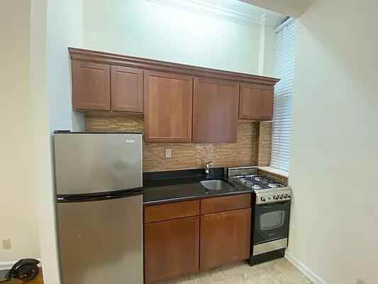 W 92nd St #1Q - Photo 4 of 12