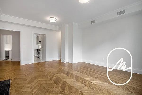 E 86th St #11B - Photo 2 of 20