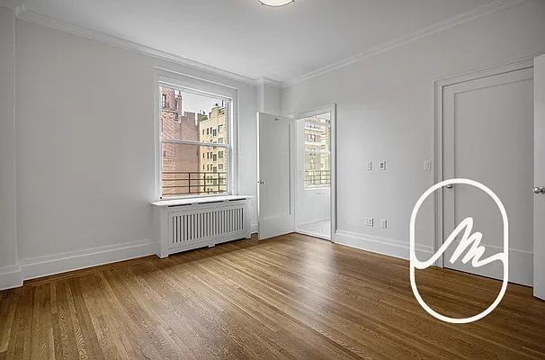 E 86th St #11B - Photo 3 of 20