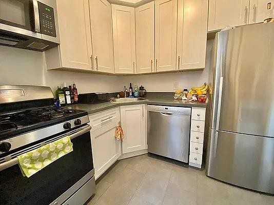 W 77th St #28 - Photo 6 of 10