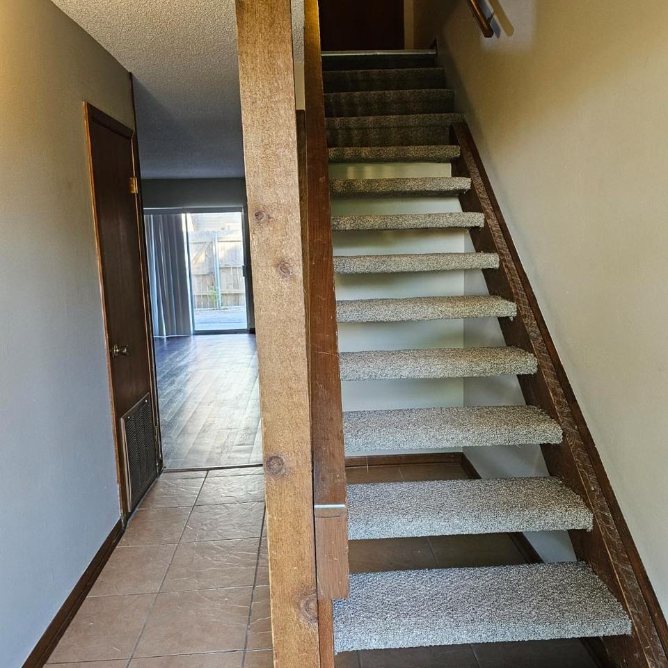 1110 Audubon Ave - Photo 2 of 12