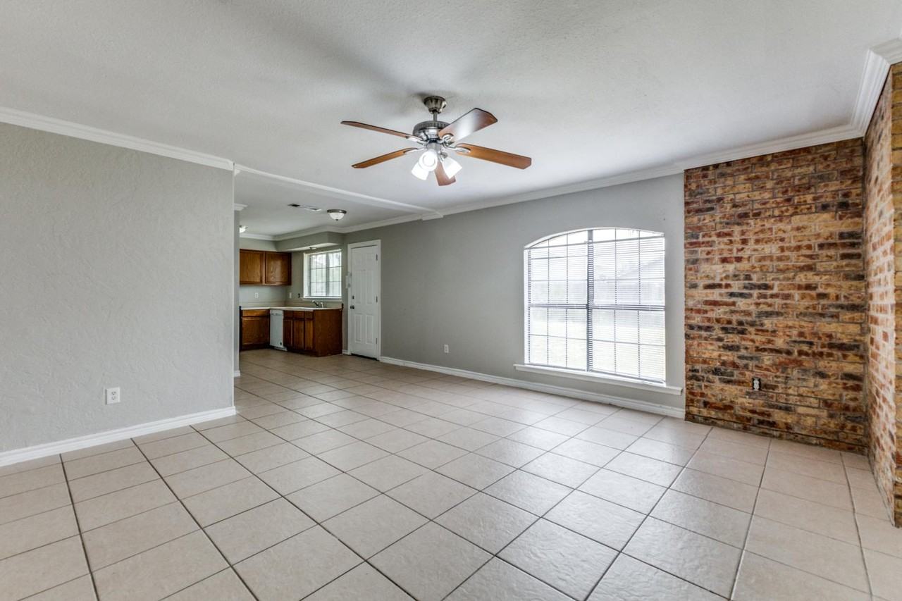 559 Perch Rd - Photo 3 of 20