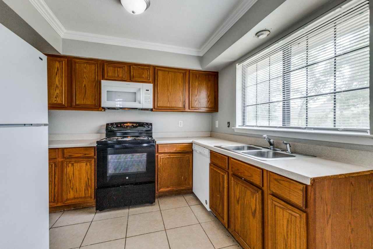 559 Perch Rd - Photo 6 of 20