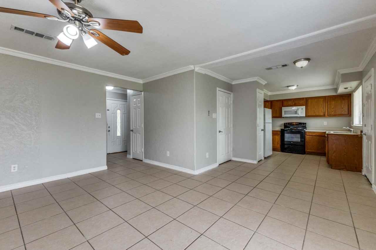 559 Perch Rd - Photo 7 of 20