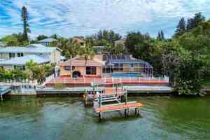 featured image of 4946 Commonwealth Dr