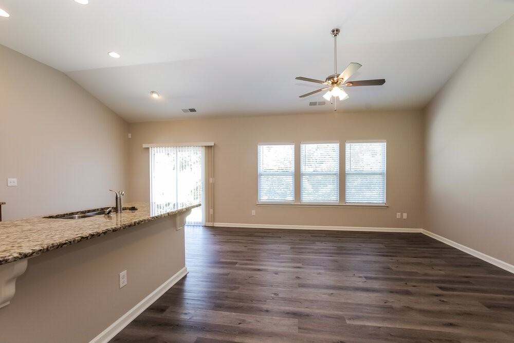 11125 Pond Valley Ct - Photo 4 of 16