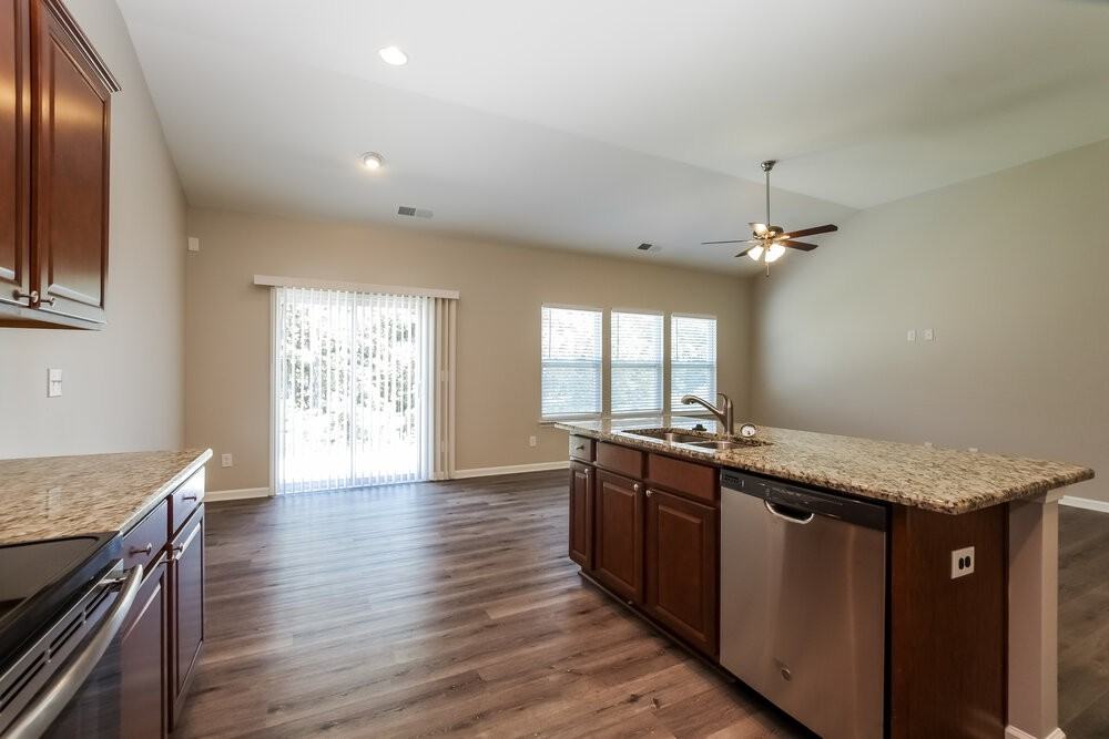 11125 Pond Valley Ct - Photo 5 of 16
