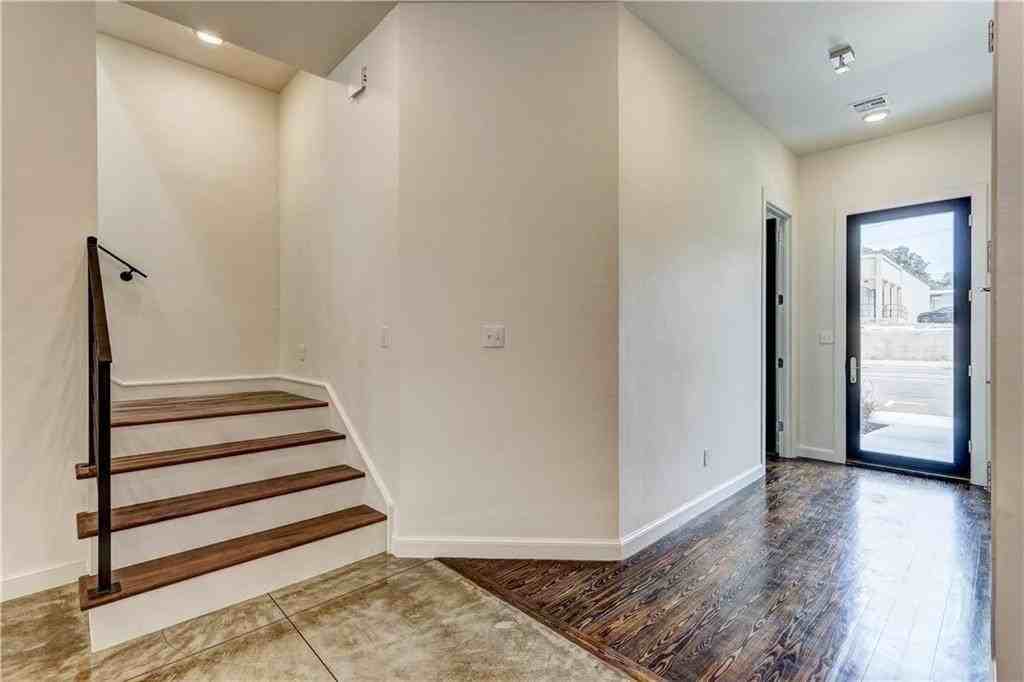 616 Nw 6th St - Photo 3 of 32