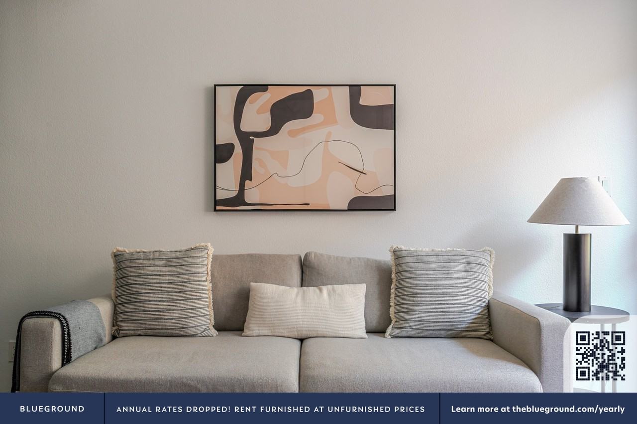 345 Cloverdale Avenue - Photo 3 of 49