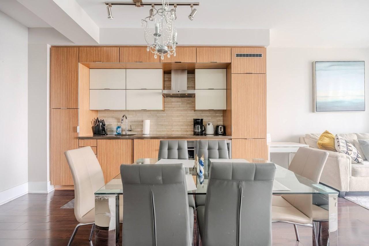 299 Front St W #1037026P - Photo 4 of 14