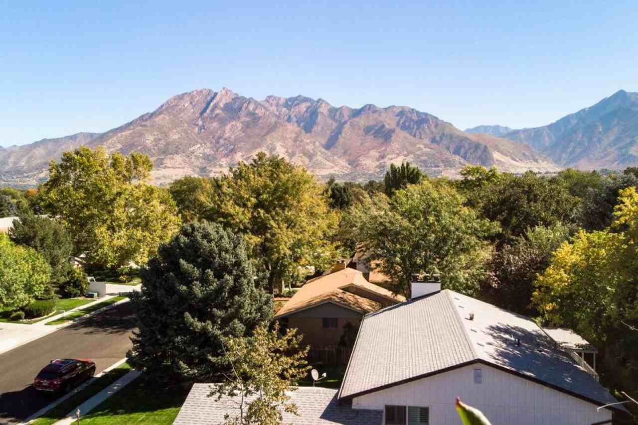 1416 E Hollow Dale Dr #1249837P - Photo 2 of 34