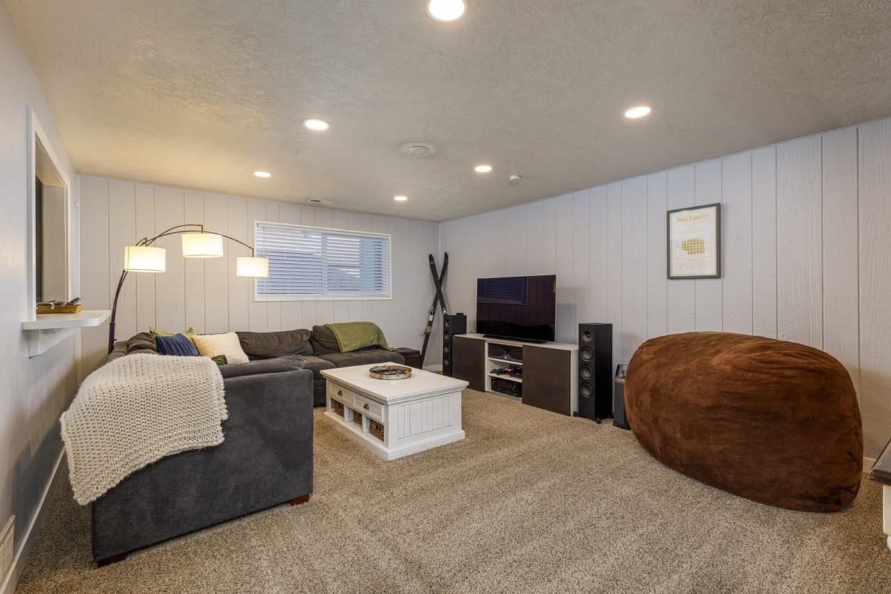 1416 E Hollow Dale Dr #1249837P - Photo 7 of 35