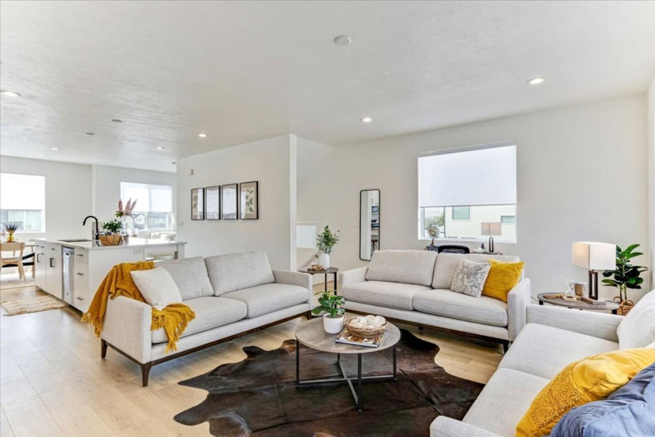 1055 W 550 S #1249864P - Photo 2 of 46