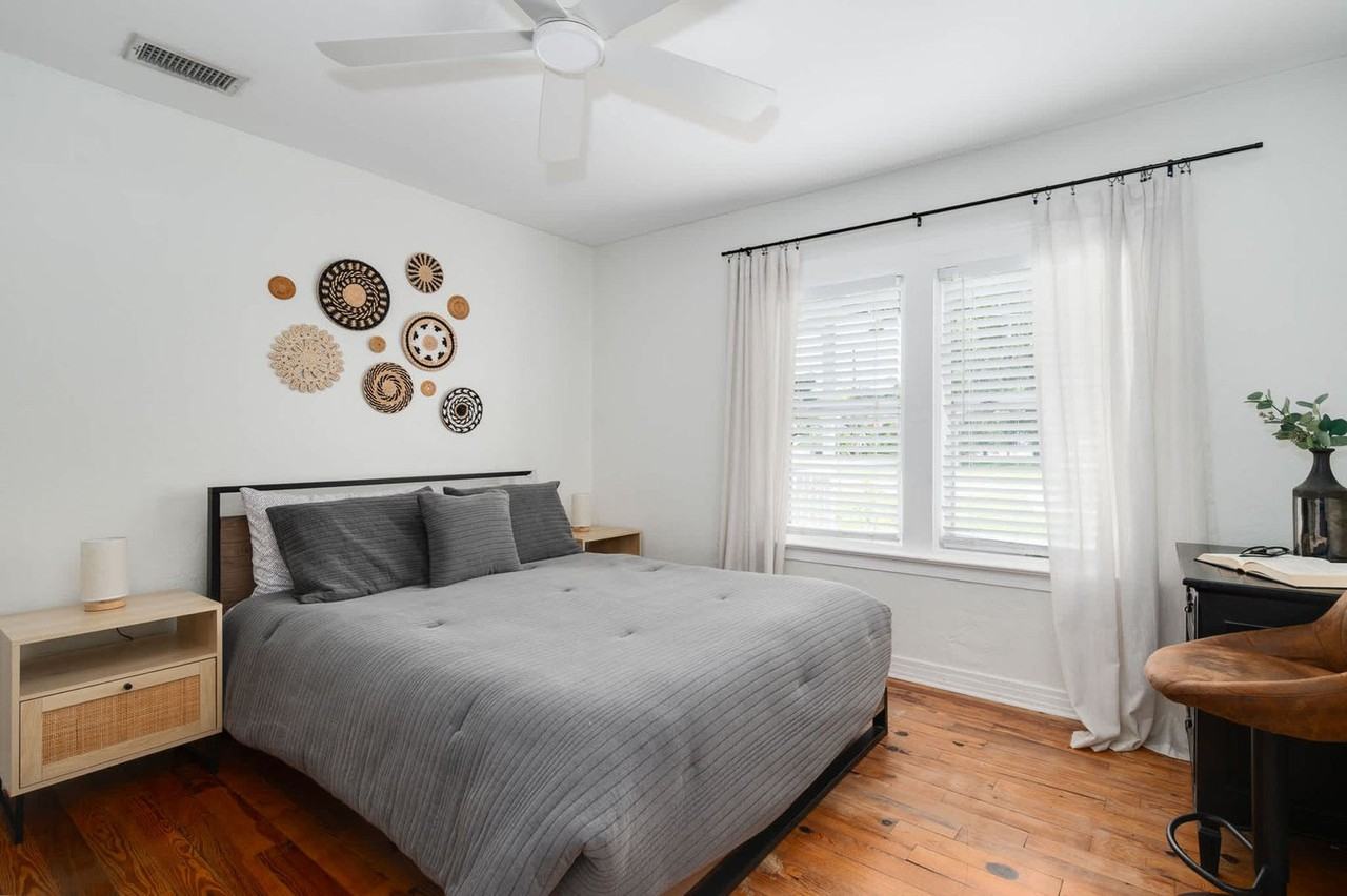 1307 Formosa Ave #1250011P - Photo 5 of 45