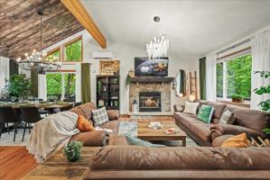 featured image of 194 Chapman Ct