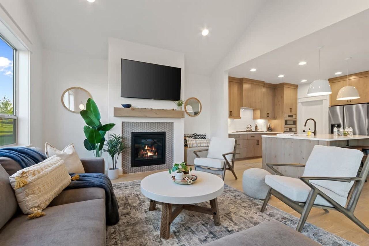 1213 W Capstone Dr #1250649P - Photo 3 of 50