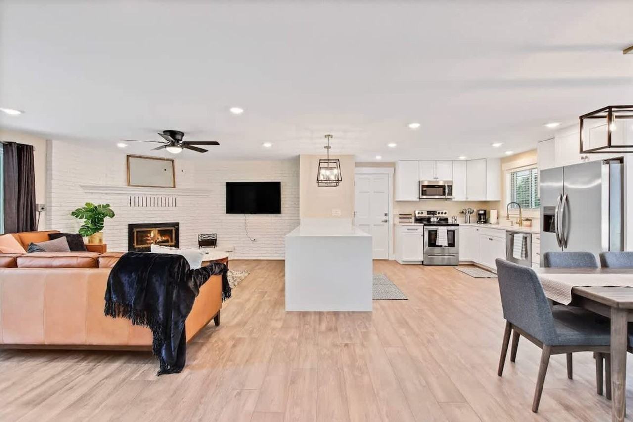 1215 E Cerramar Ct #1250654P - Photo 2 of 38