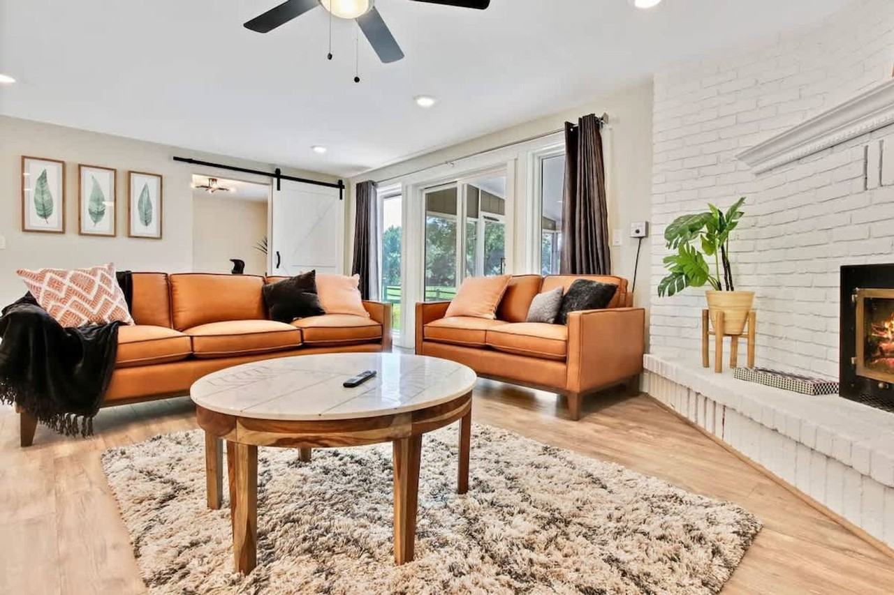 1215 E Cerramar Ct #1250654P - Photo 3 of 38