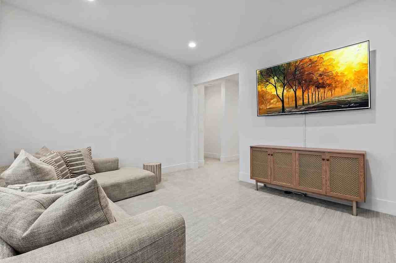 12401 Rivendell Court - Photo 7 of 73