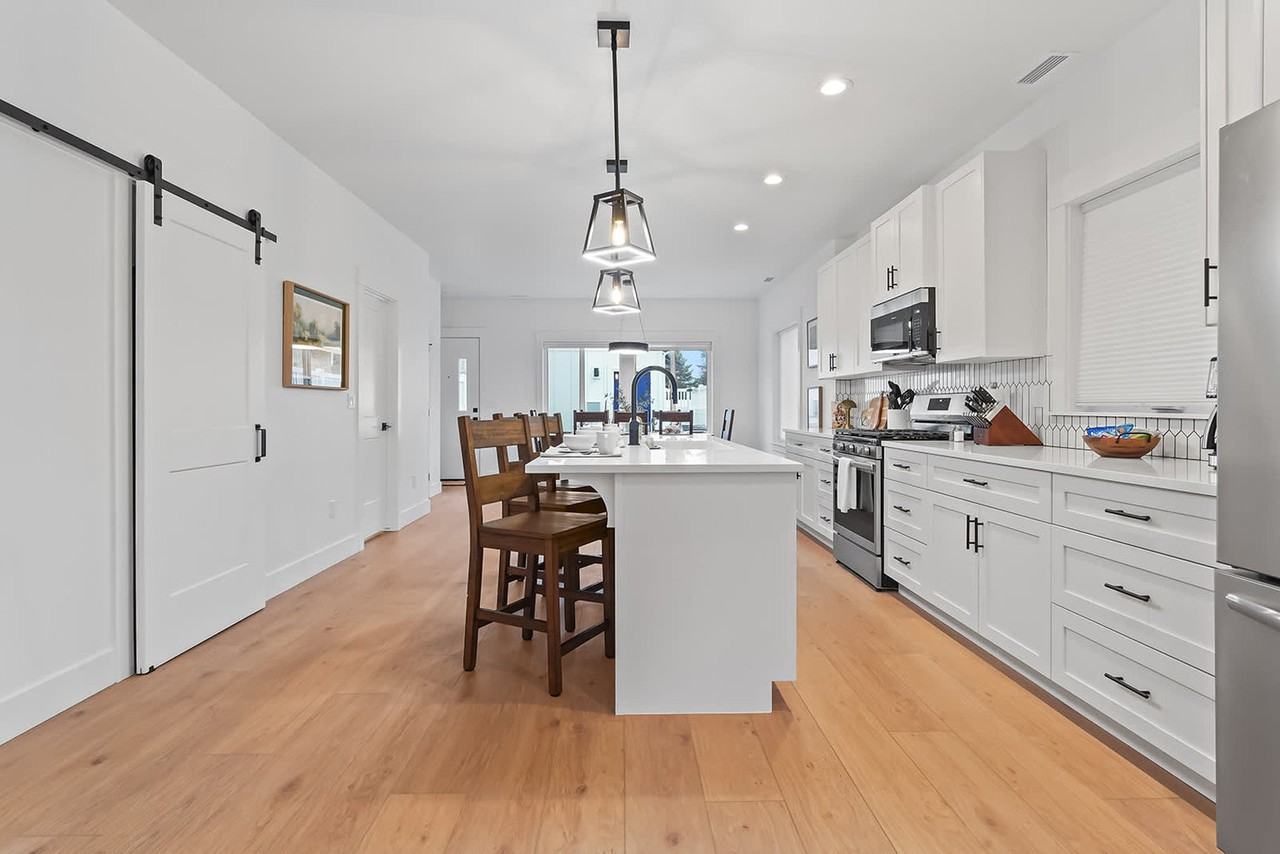225 W Highland St #1250672P - Photo 6 of 41