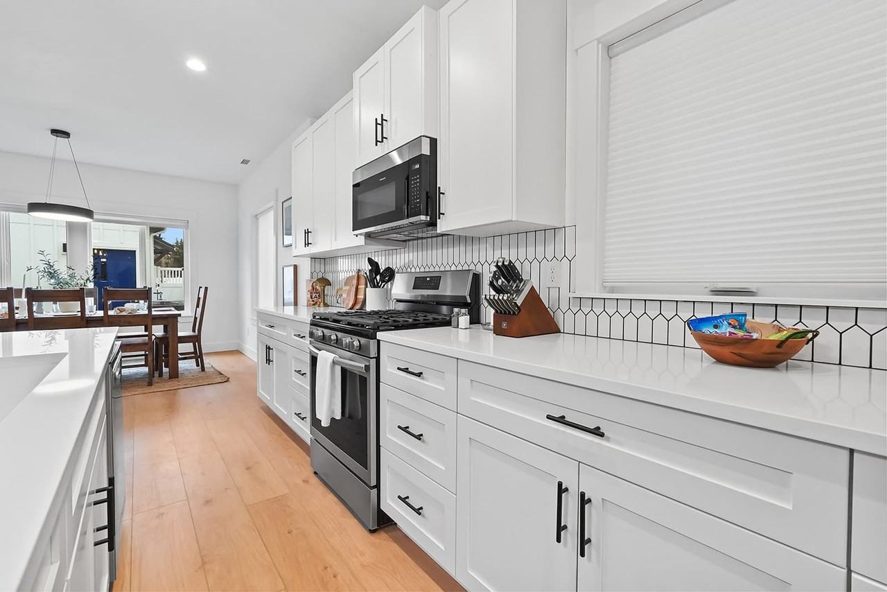 225 W Highland St #1250672P - Photo 7 of 41