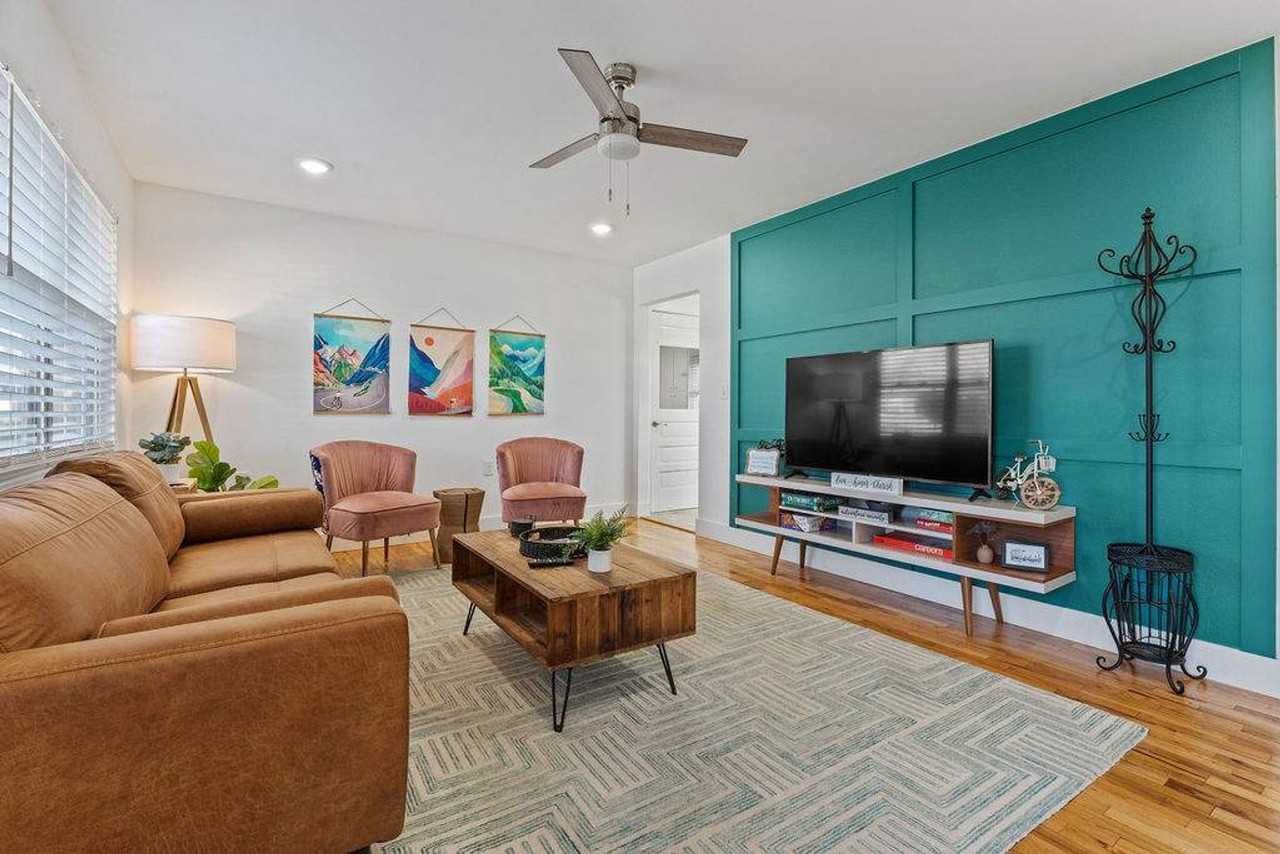 407 Nw H St #1250720P - Photo 3 of 33