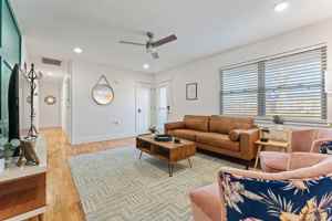 featured image of 407 Nw H St